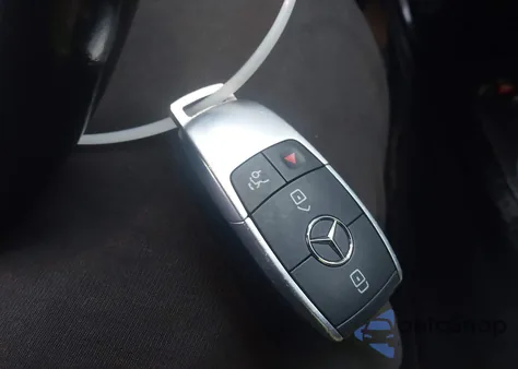 2019 Mercedes-Benz A 220 4Matic z USA, uszkodzony, nr VIN WDD3G4FB9KW009181